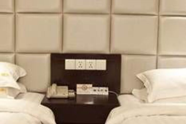 Room 71 of 83