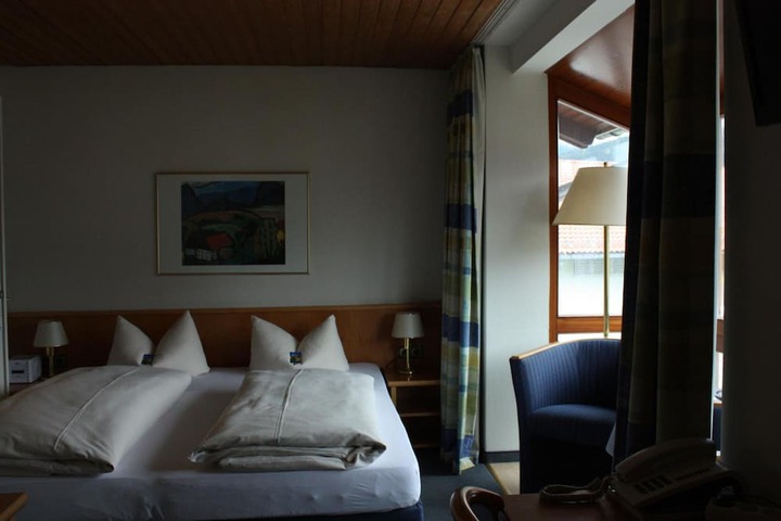Room 13 of 48