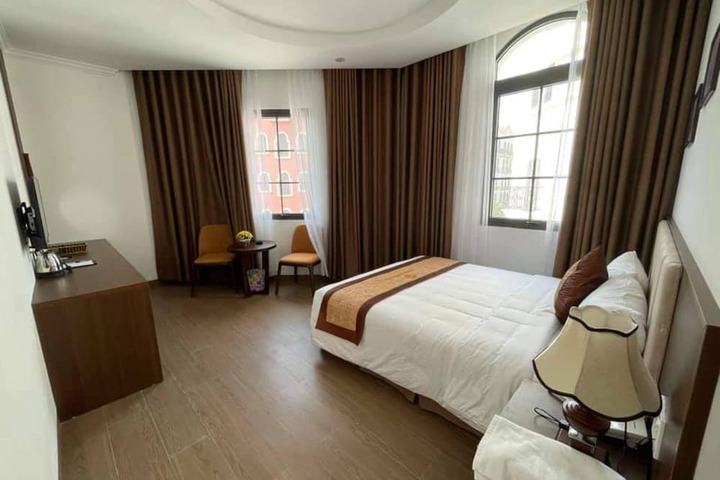 Room 7 of 35