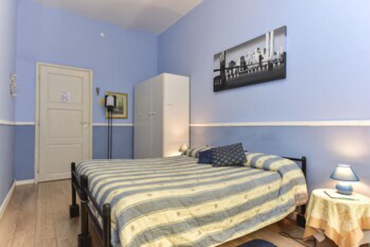 Room 13 of 22