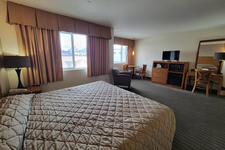 Room 18 of 127