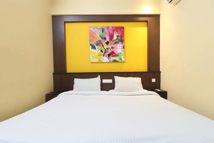 Room 11 of 38