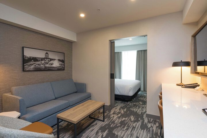 Room 38 of 62