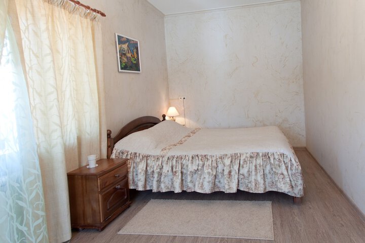 Room 14 of 66
