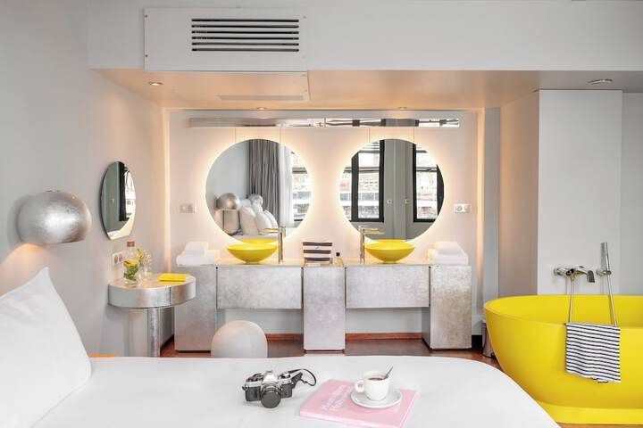 Room 18 of 53