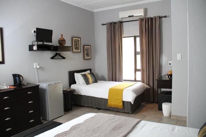 Room 9 of 96