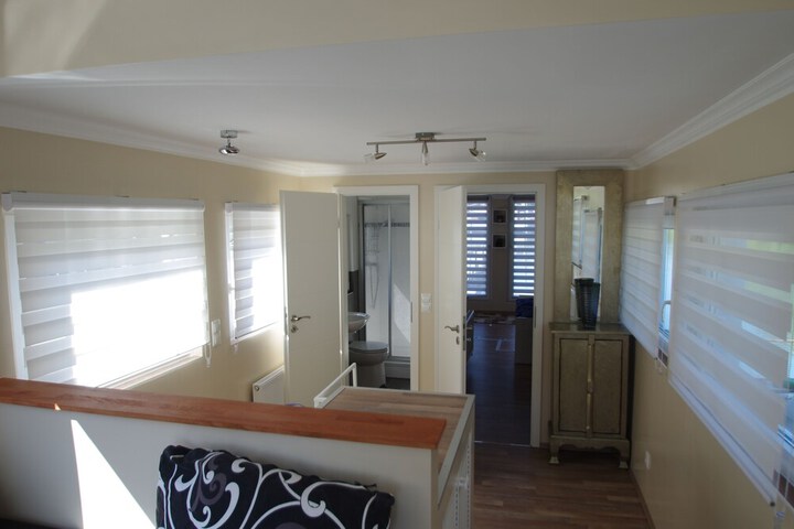 Room 18 of 34
