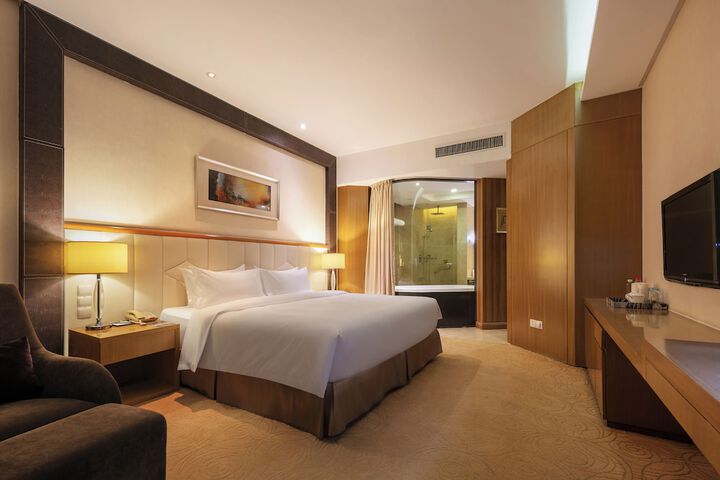 Room 16 of 42
