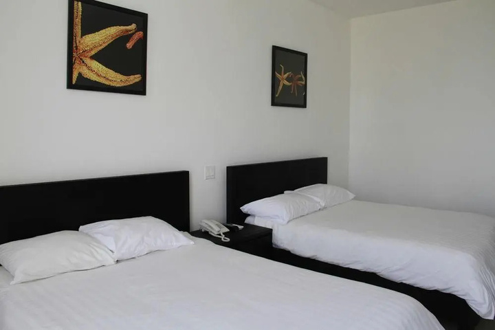 Room 5 of 13