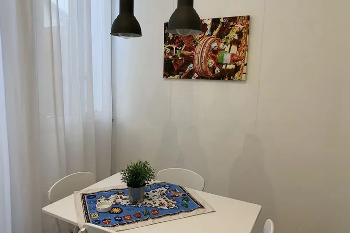 Room 4 of 17