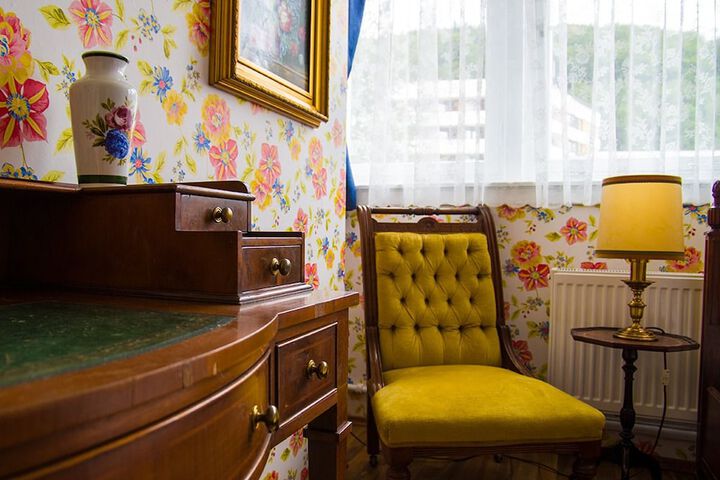Room 6 of 38