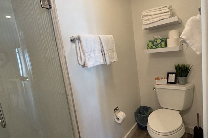 Room 74 of 98