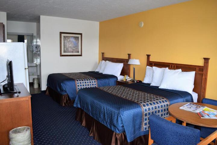 2 Double Beds (16 of 21)
