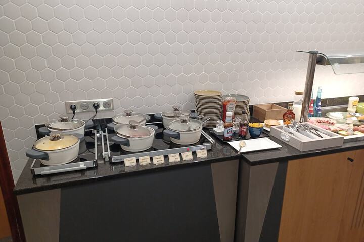 Breakfast/Coffee Service 54 of 75