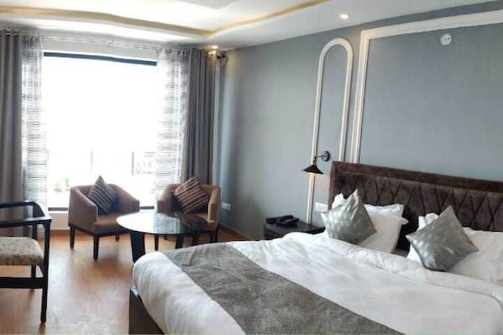 Room 12 of 42