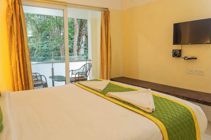 Room 28 of 53