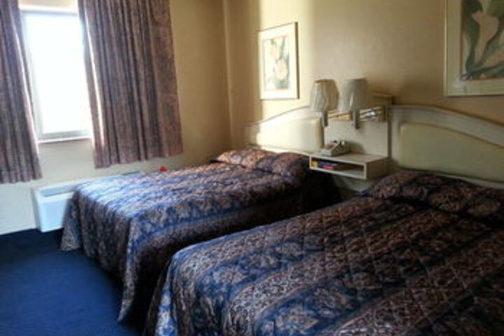 Room 12 of 36