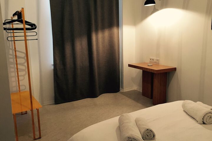 Room 6 of 21