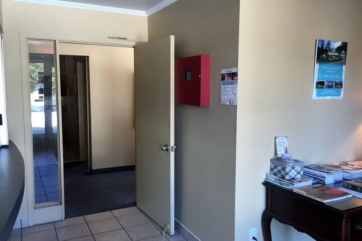Room 5 of 32