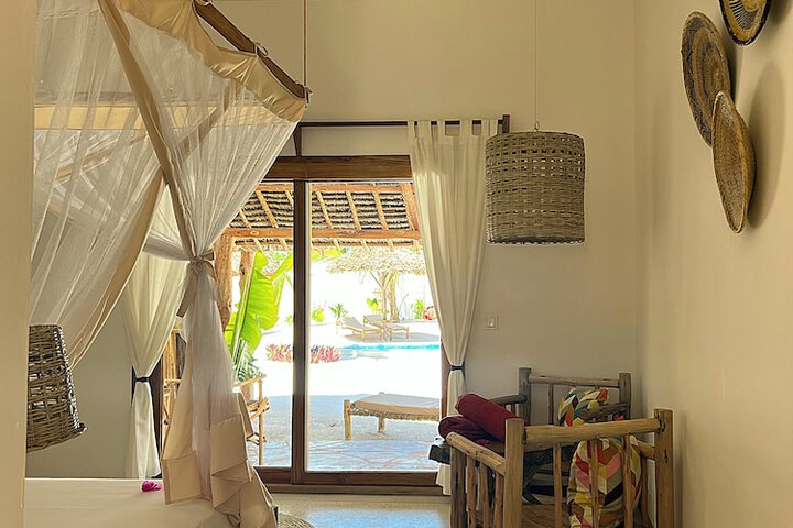 Room 5 of 90