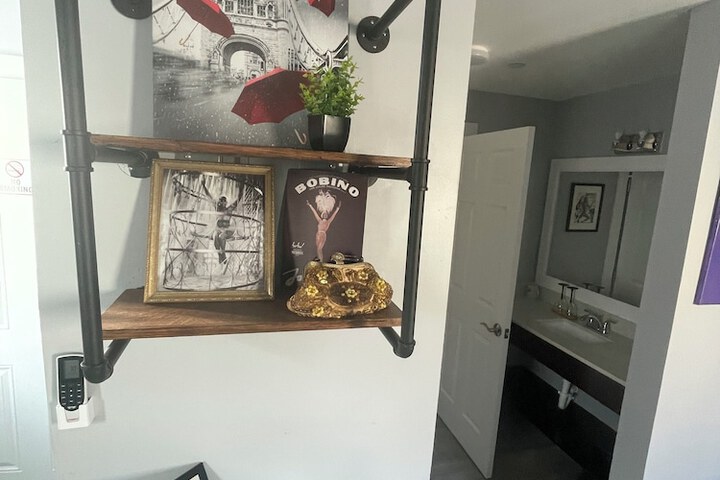Room 15 of 21