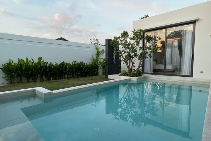 Pool 50 of 107