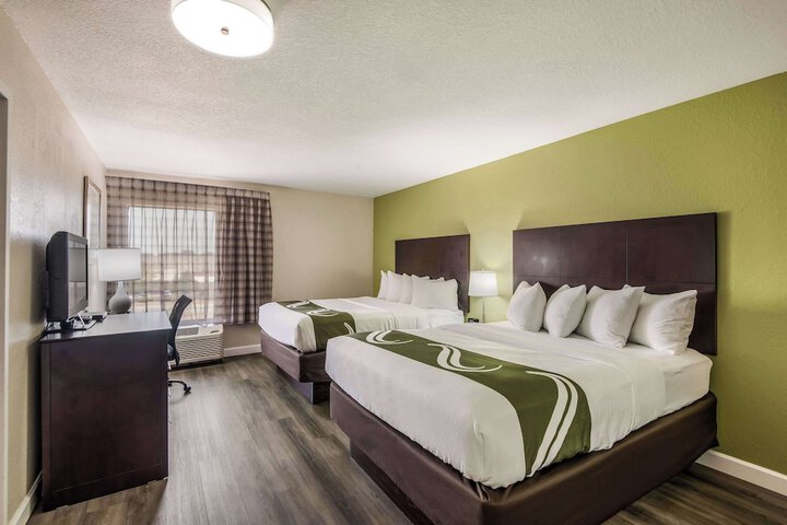 2 Queen Beds (4 of 9)