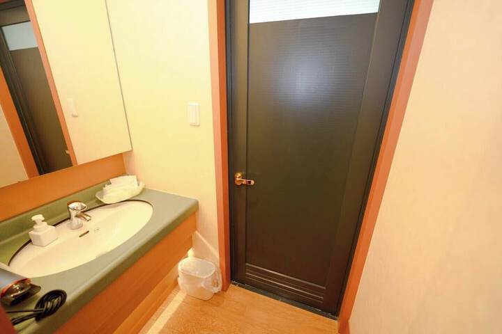 Room 41 of 60