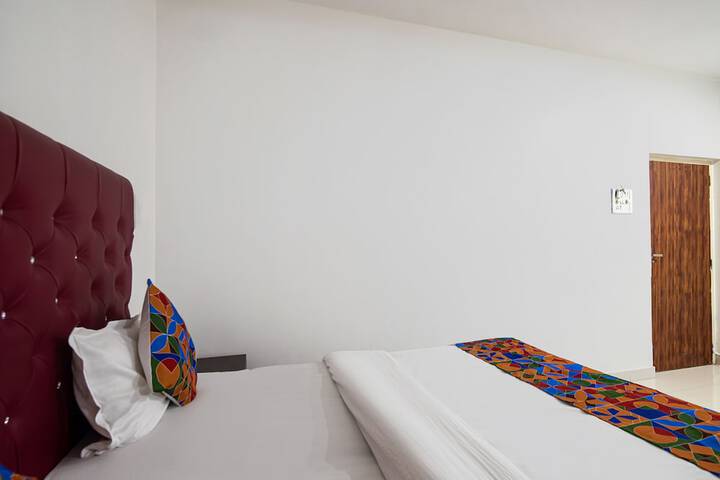 Room 11 of 32