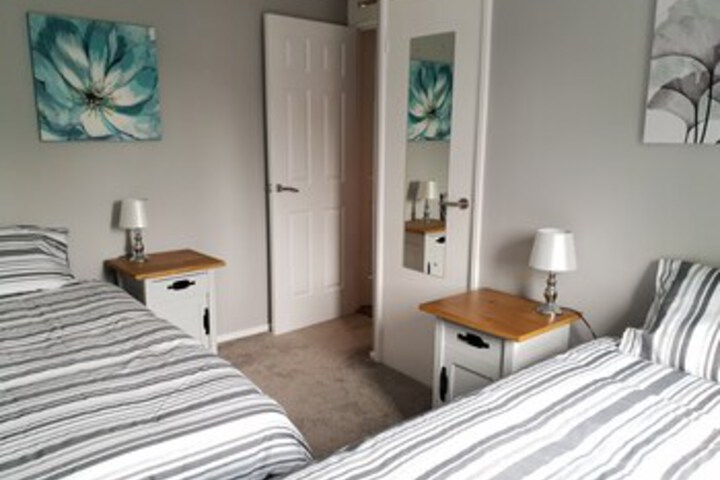 Room 25 of 40