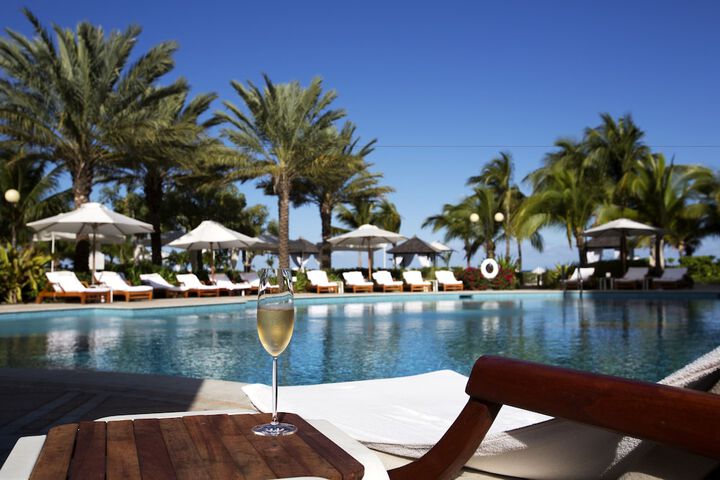 Hotel Pool