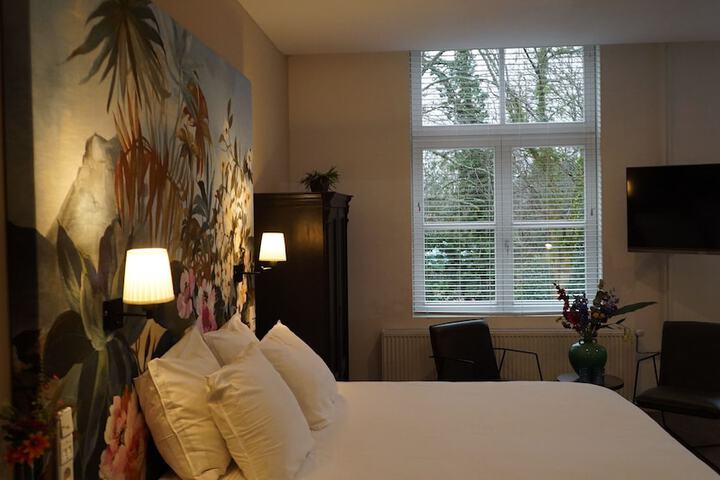 Room 21 of 50