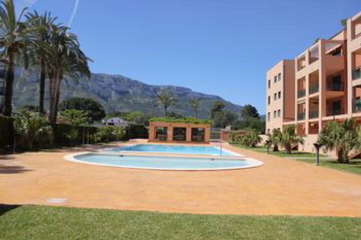 Pool 12 of 16