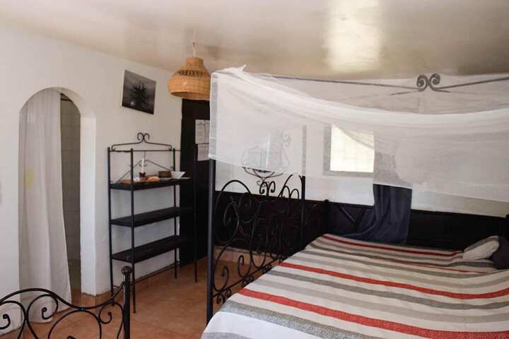 Room 34 of 106