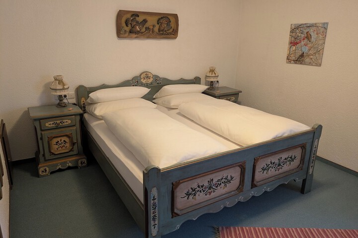 Room 12 of 30