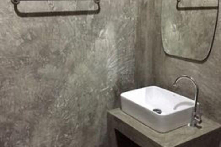 Room 4 of 60