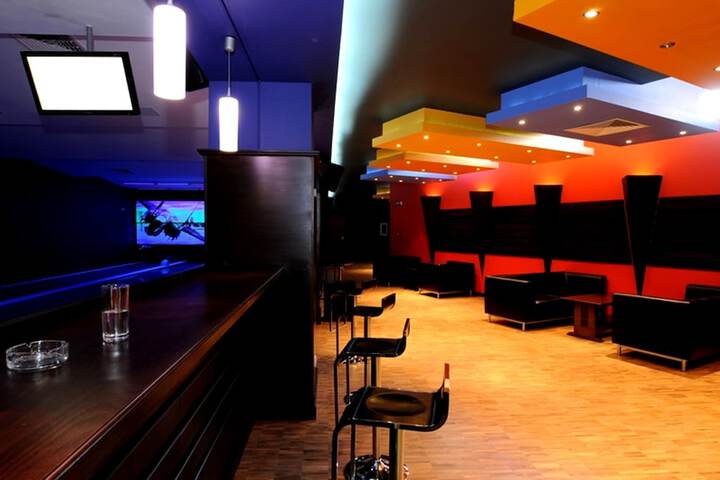 Lounge 150 of 177