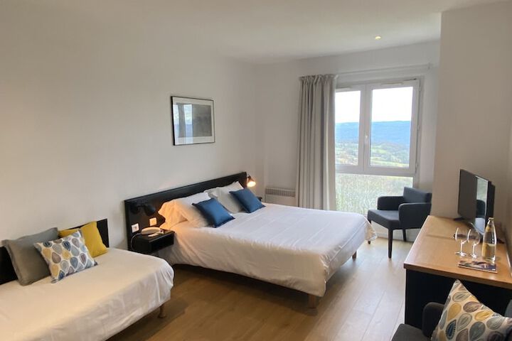Room 6 of 37