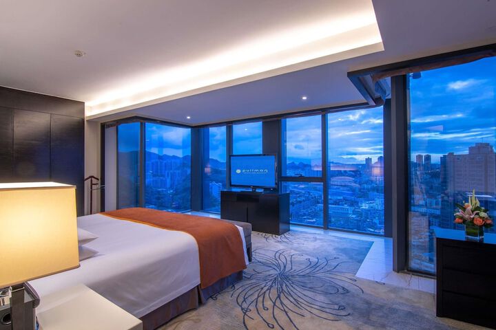 Room 28 of 92