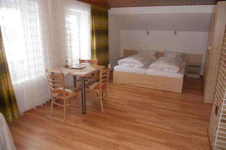 Room 16 of 39