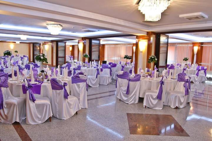 Ballroom/Hall 30 of 39