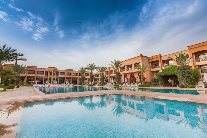 Hotel Pool