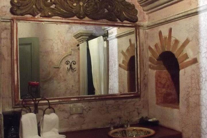 Room 16 of 35