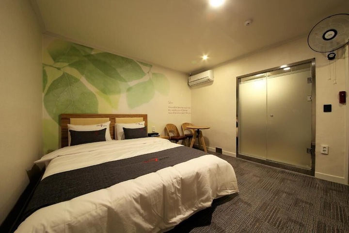 Room 14 of 41