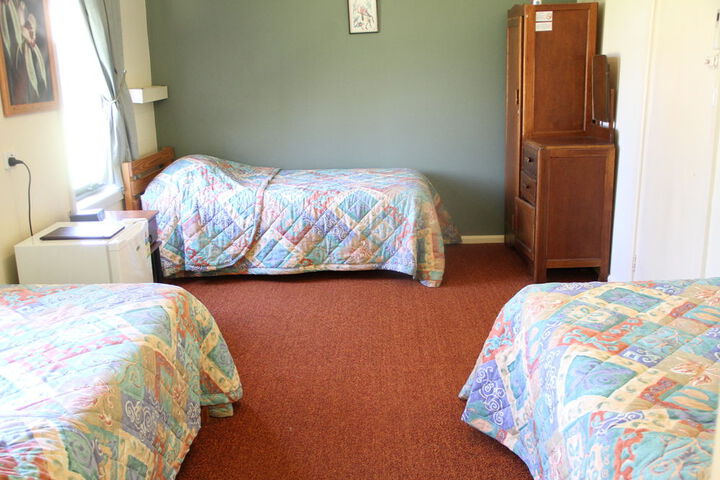 Room 6 of 24