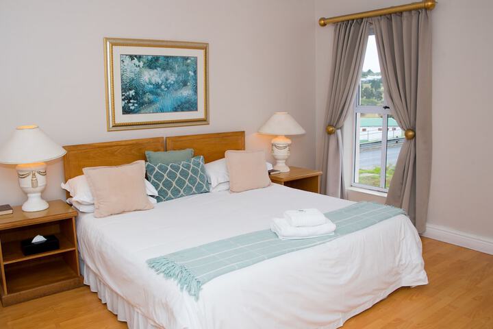 Room 4 of 40