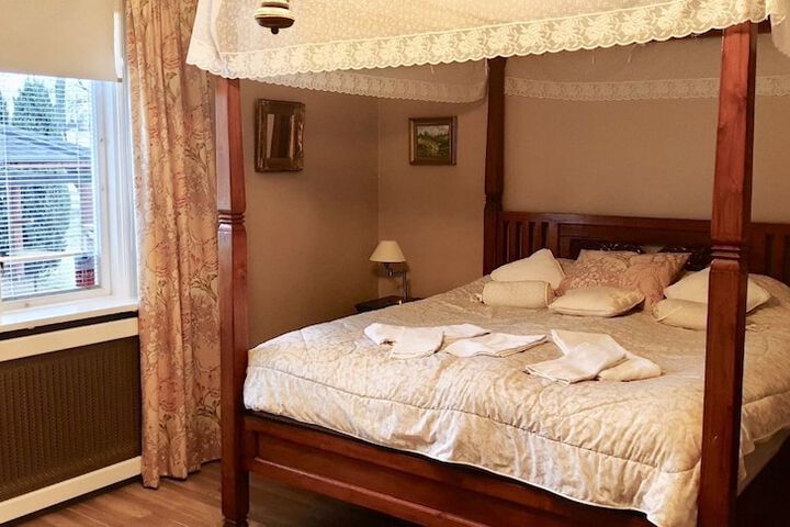 Room 4 of 60