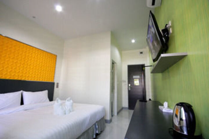 Room 10 of 29