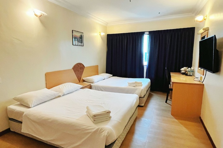Room 30 of 82