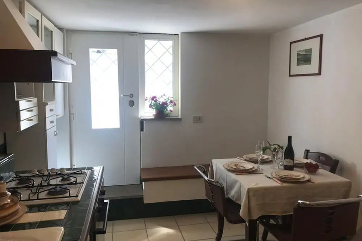 Dining 16 of 16